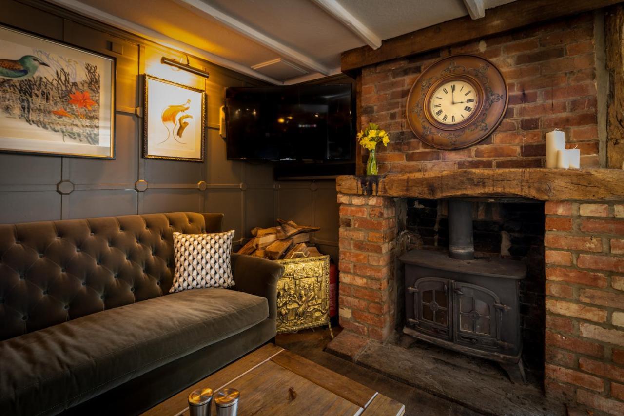 The Queen'S Arms Hungerford Exterior photo